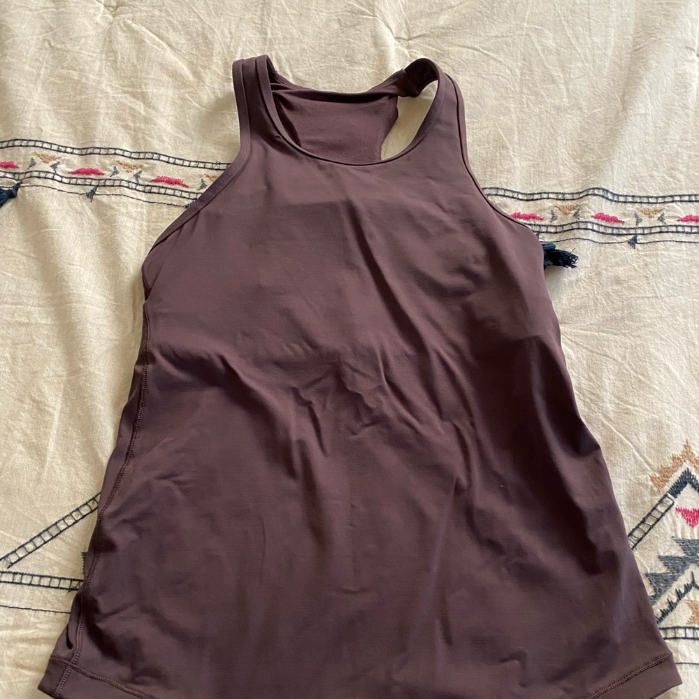 Lululemon tank with back pocket!